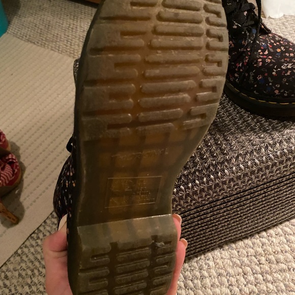 Docs… size 6, floral pattern. Not leather. Great pattern for spring. Worn twice - Picture 3 of 4